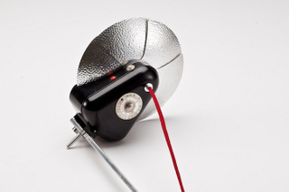 Illustration for article titled Check Out These Vintage Cameras Turned Into Handsome Lamps